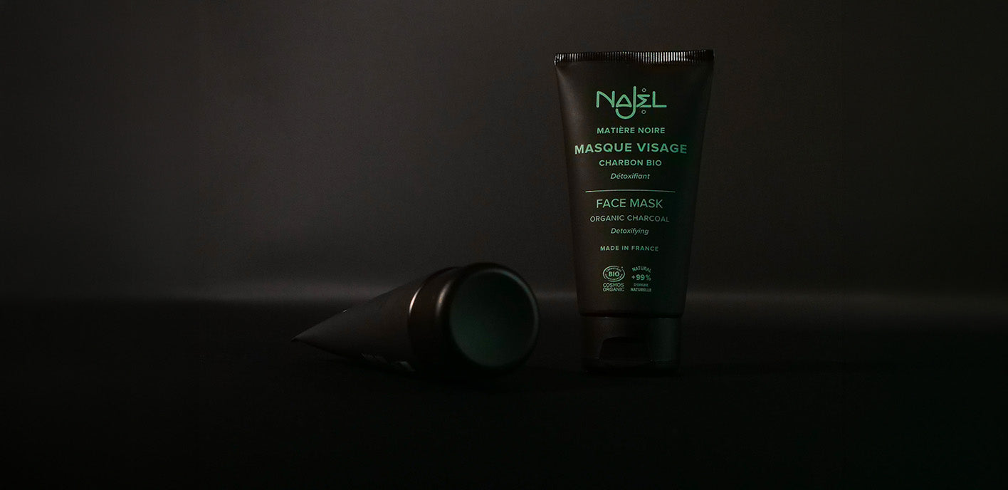 Sébum, brillances et imperfections : comment intégrer un masque au charbon dans sa routine ?