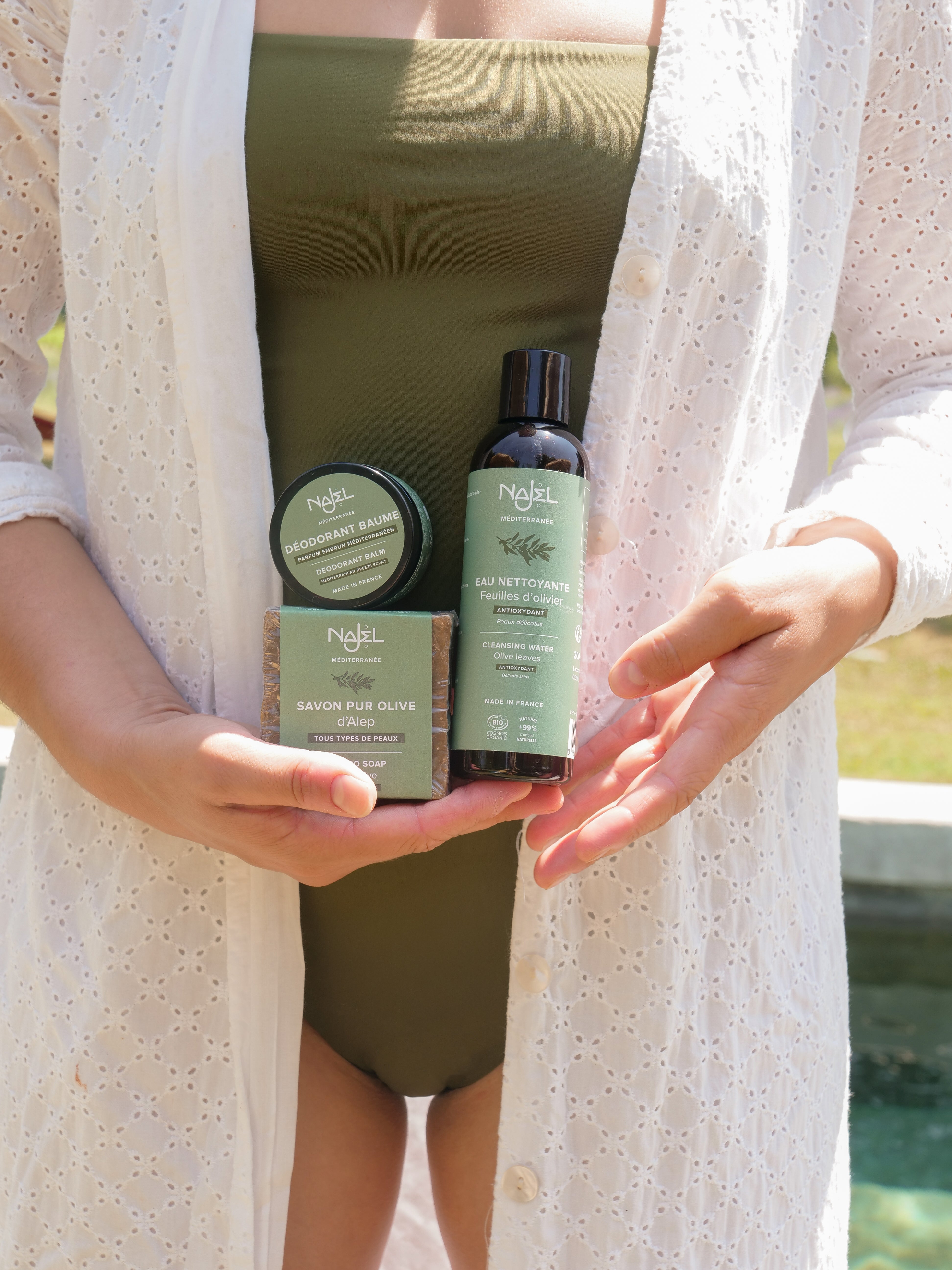 Eau tonique de feuilles d'olivier