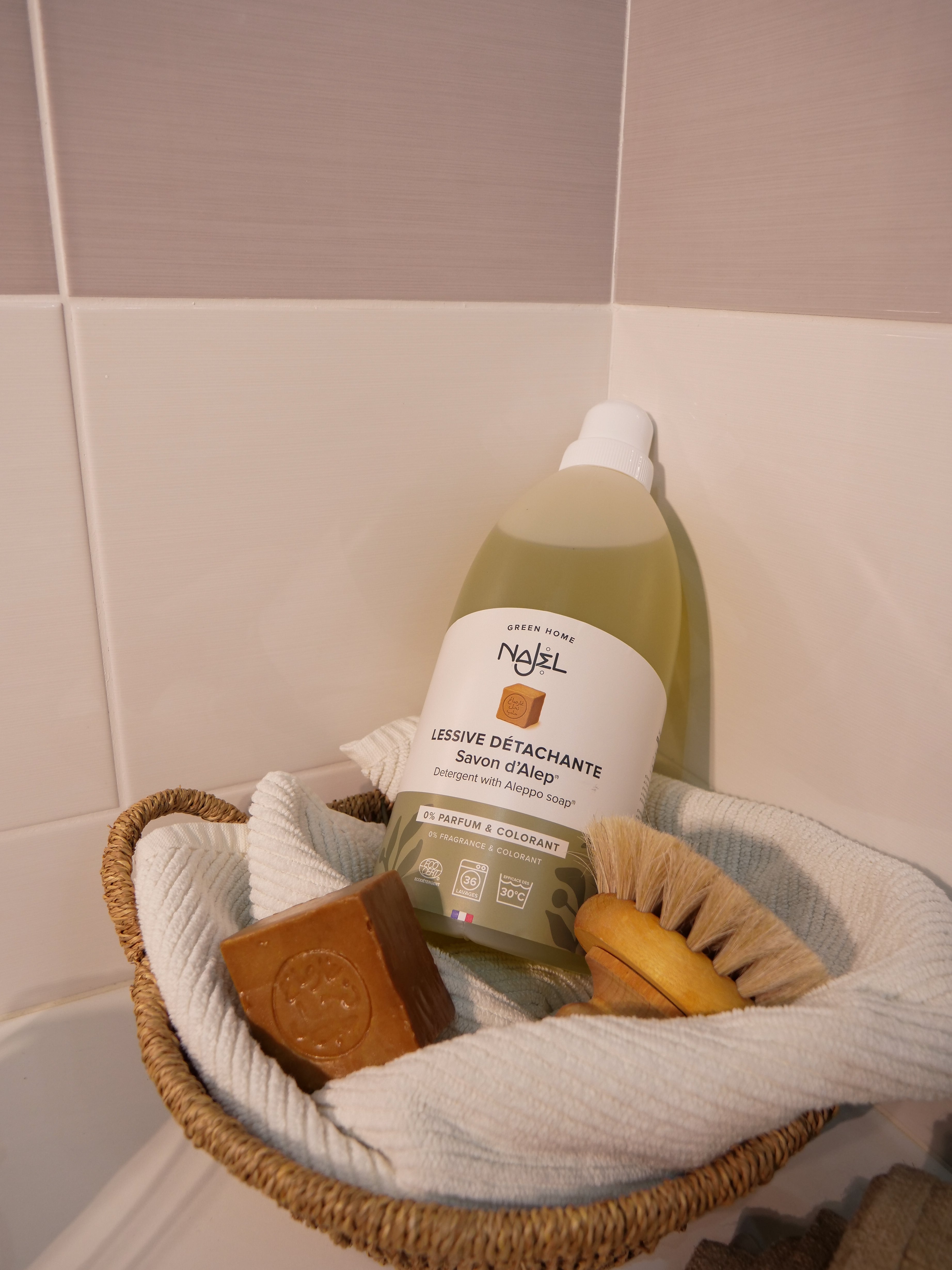 Lessive détachante au savon d'Alep*